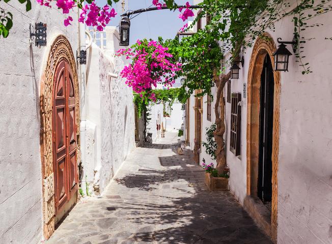 希腊罗德岛的一条小巷.